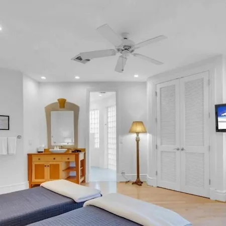 Saserra Premiumvillasib Villa *